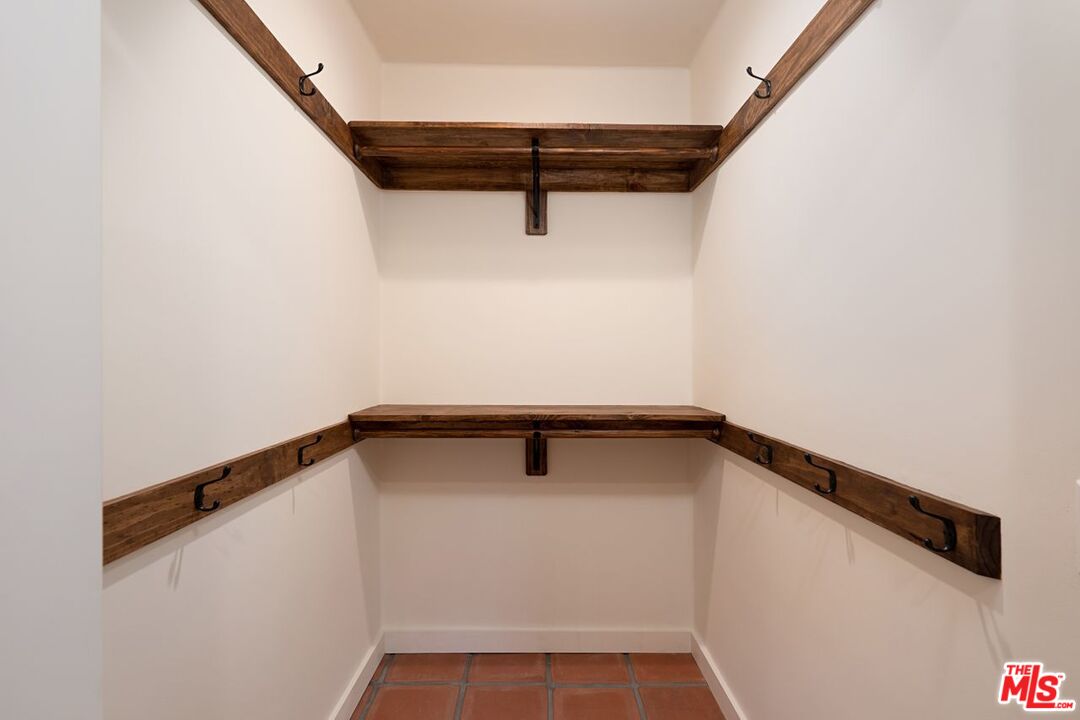 3932 Roderick Road Los Angeles, CA 90065 - Photo 28 of 43 a close view of bathroom