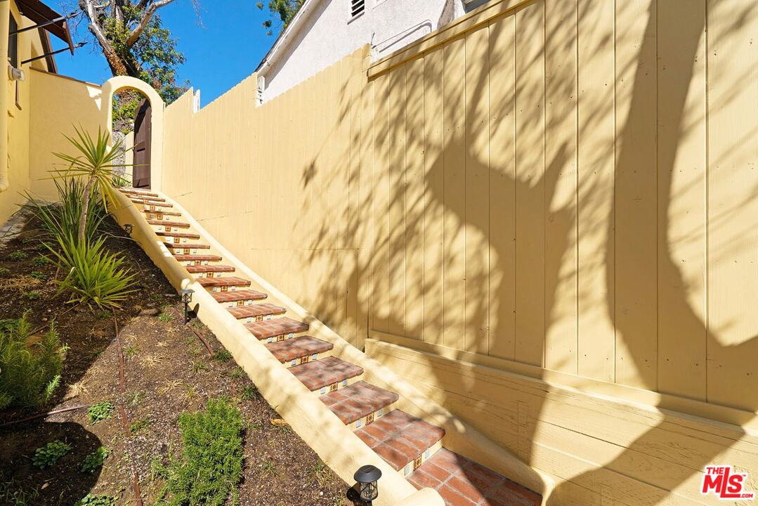 3932 Roderick Road Los Angeles, CA 90065 - Photo 35 of 43
