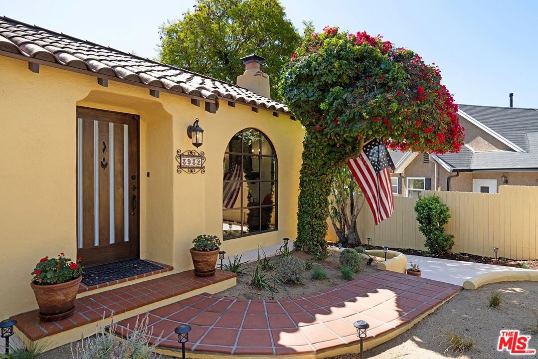3932 Roderick Road Los Angeles, CA 90065 - Photo 7 of 43 a front view of a house
