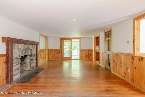 $625,000 | 534 Collins Street, Hillsdale, NY 12529