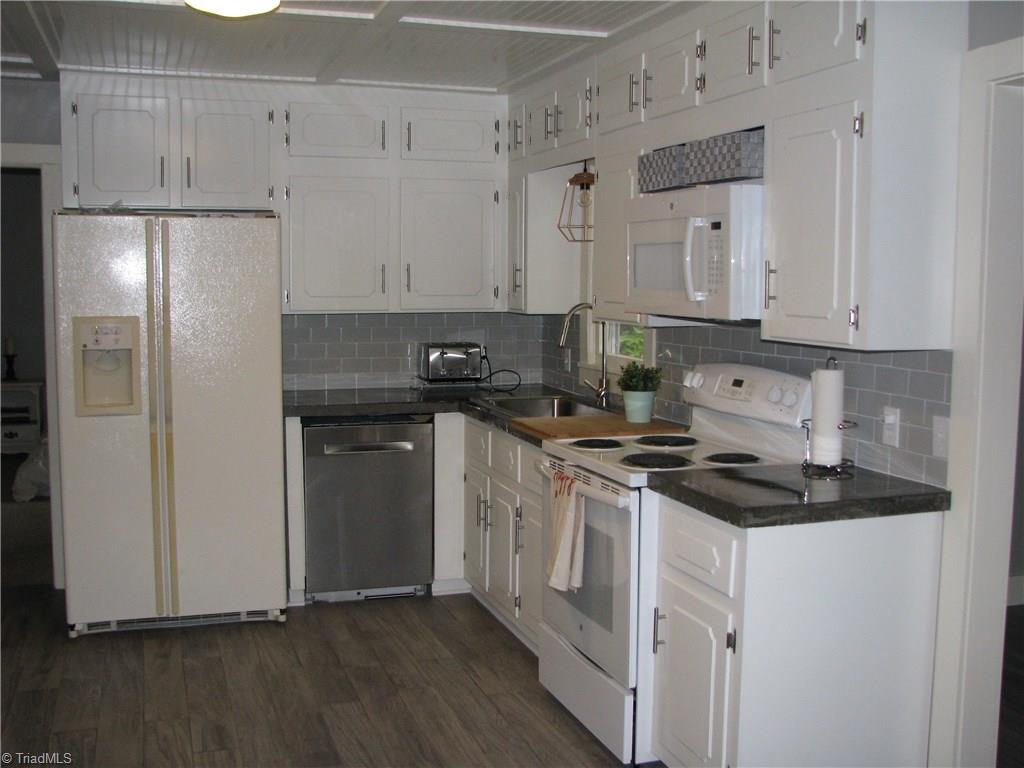 4544 Branson Davis Road Sophia, NC 27350 - Photo 6 of 16 Gallery Image 6