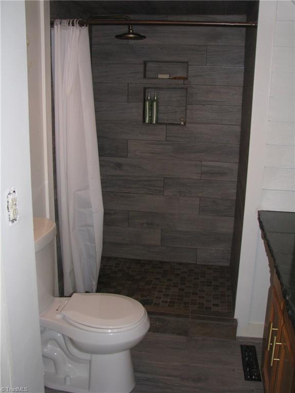 4544 Branson Davis Road Sophia, NC 27350 - Photo 7 of 16 Gallery Image 7
