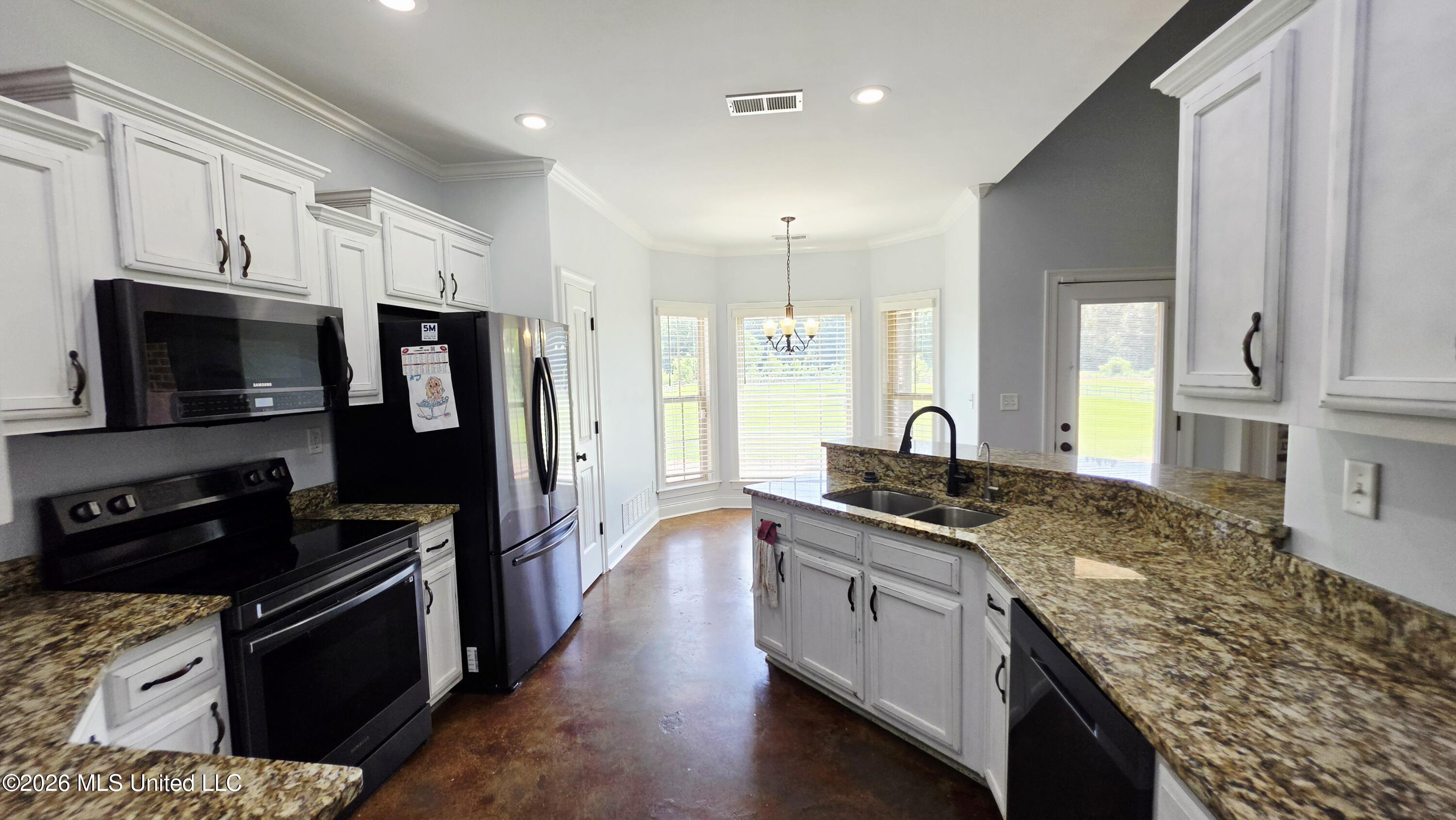 9567 Holly Springs Road Hernando, MS 38632 - Photo 10 of 34 20260818_141526
