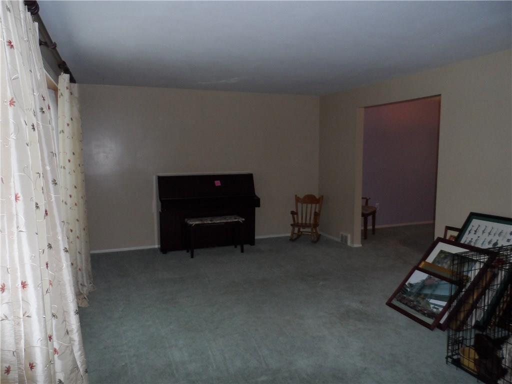 1847 Red Coach Road Allison Park, PA 15101 - Photo 3 of 24 Living Room