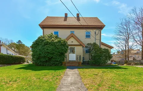 $2,600 | 289 Walnut Street, Unit 1, Stoughton, MA 02072