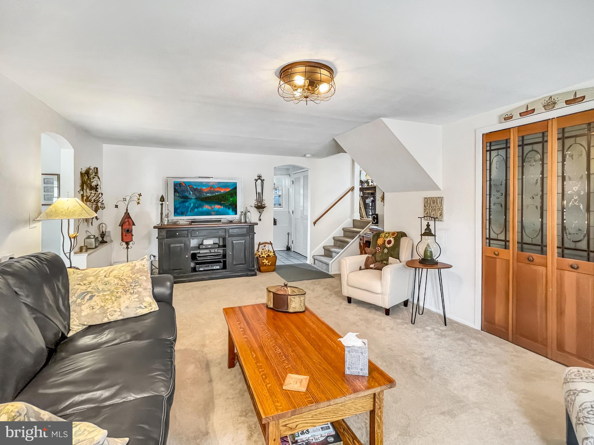 10 Ashwood Road Hamilton, NJ 08610 - Photo 3 of 20 Gallery Image 3