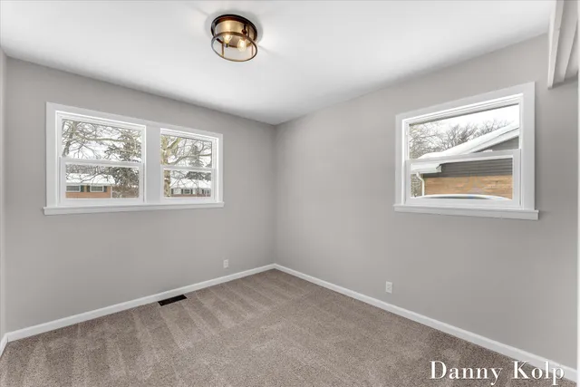 $349,900 | 1701 Carlton Avenue Northeast, Grand Rapids, MI 49505