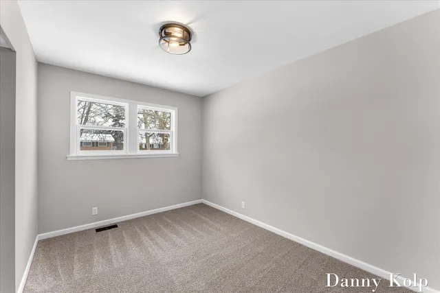 $349,900 | 1701 Carlton Avenue Northeast, Grand Rapids, MI 49505