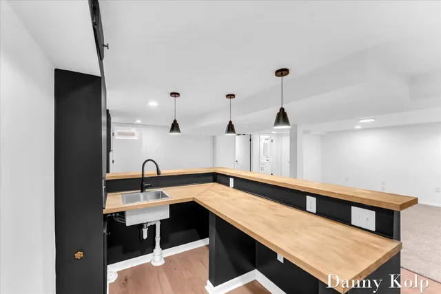 $349,900 | 1701 Carlton Avenue Northeast, Grand Rapids, MI 49505