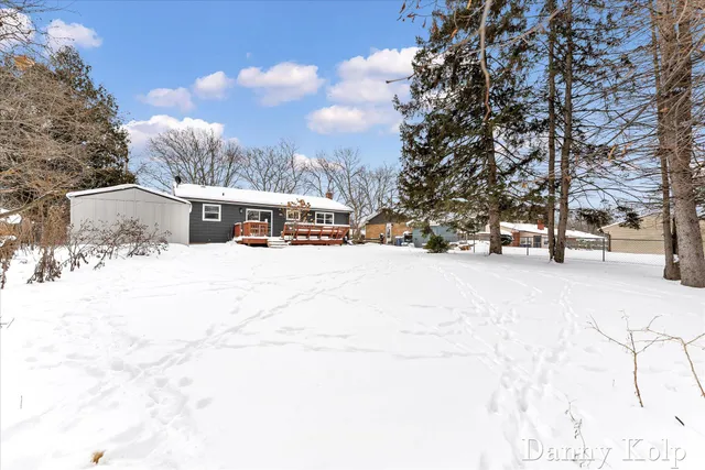 $349,900 | 1701 Carlton Avenue Northeast, Grand Rapids, MI 49505