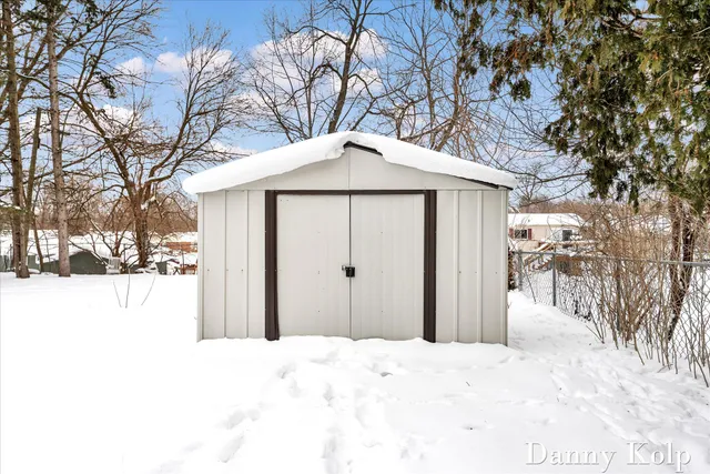 $349,900 | 1701 Carlton Avenue Northeast, Grand Rapids, MI 49505