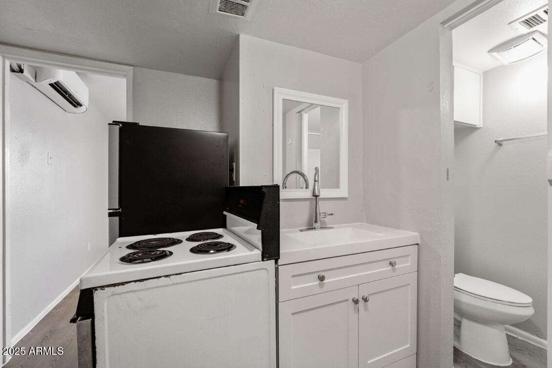 3025 North 32nd Street, Unit 41 Phoenix, AZ 85018 - Photo 7 of 43 #7