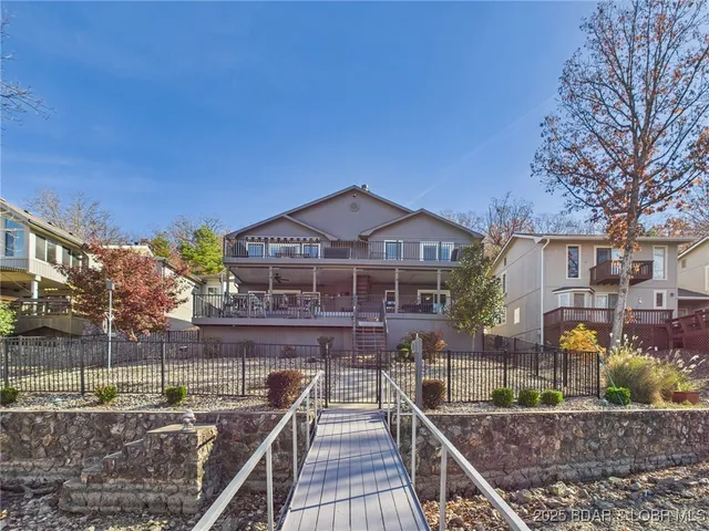 $1,349,000 | 637 Castle Garden Road, Sunrise Beach, MO 65079