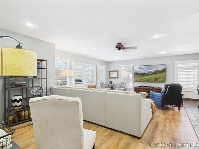 $1,349,000 | 637 Castle Garden Road, Sunrise Beach, MO 65079