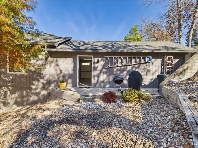 $1,349,000 | 637 Castle Garden Road, Sunrise Beach, MO 65079