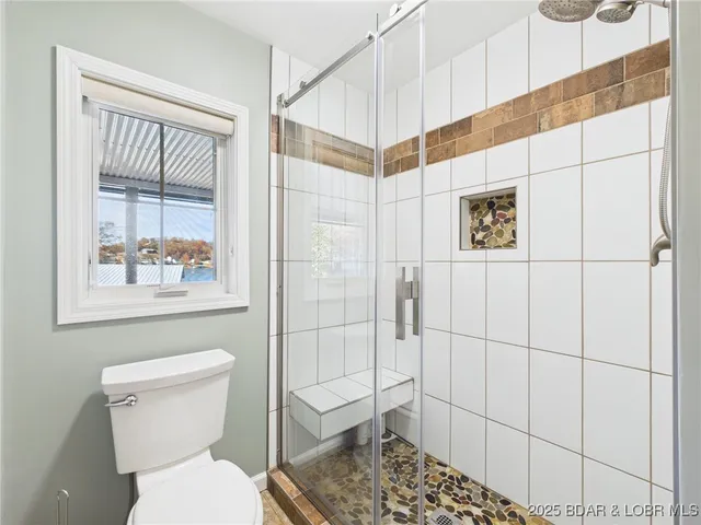 $1,349,000 | 637 Castle Garden Road, Sunrise Beach, MO 65079