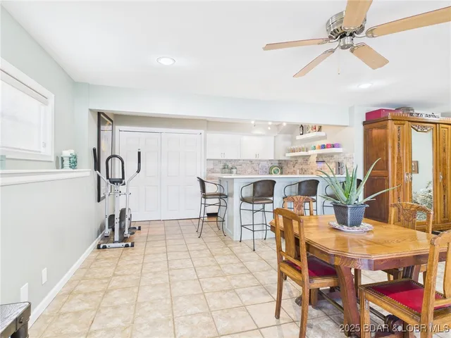 $1,349,000 | 637 Castle Garden Road, Sunrise Beach, MO 65079