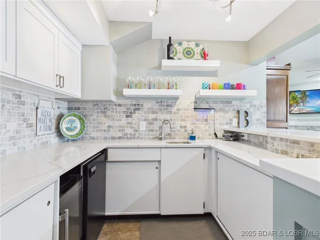 $1,349,000 | 637 Castle Garden Road, Sunrise Beach, MO 65079