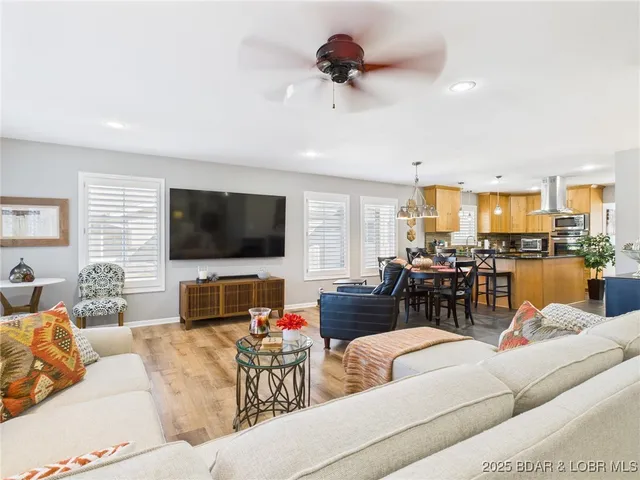 $1,349,000 | 637 Castle Garden Road, Sunrise Beach, MO 65079