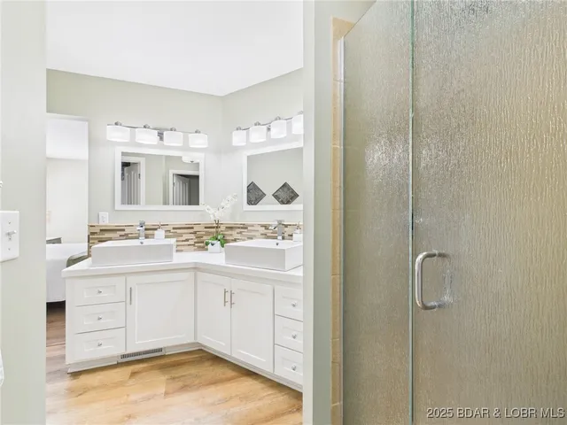 $1,349,000 | 637 Castle Garden Road, Sunrise Beach, MO 65079