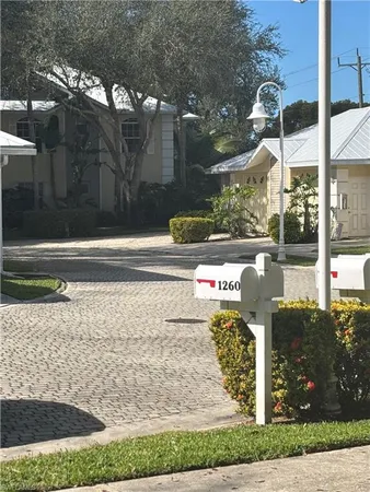 $2,950 | 1270 Shady Rest Lane, Unit 403, Naples, FL 34103