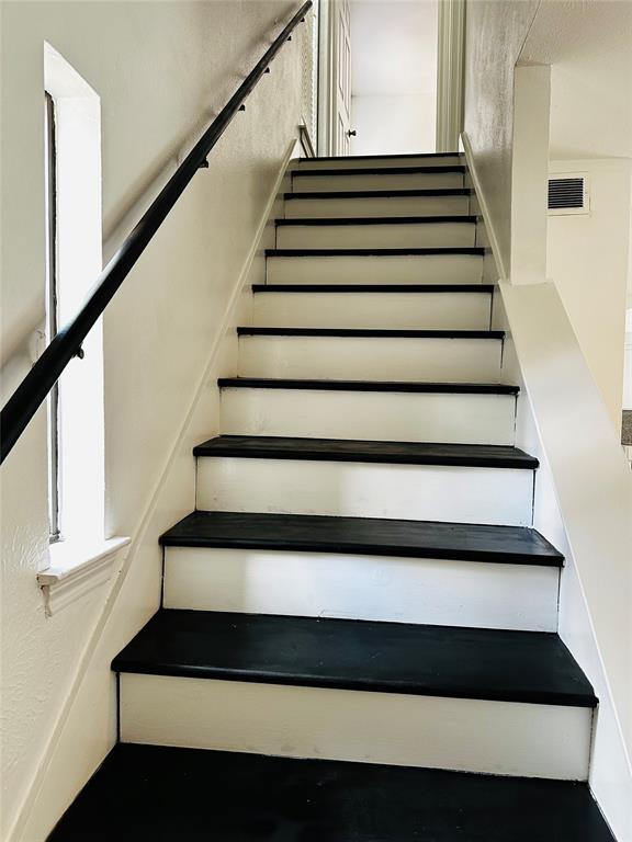 4000 Rawlins Street, Unit 101B Dallas, TX 75219 - Photo 13 of 27 a view of entryway