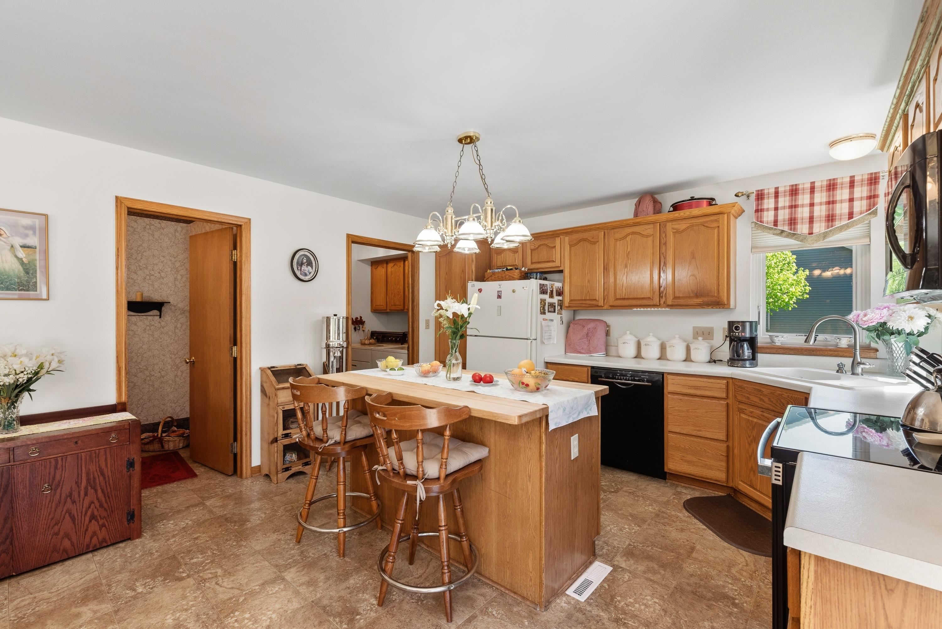 6457 Norfolk Lane Racine, WI 53406 - Photo 11 of 42