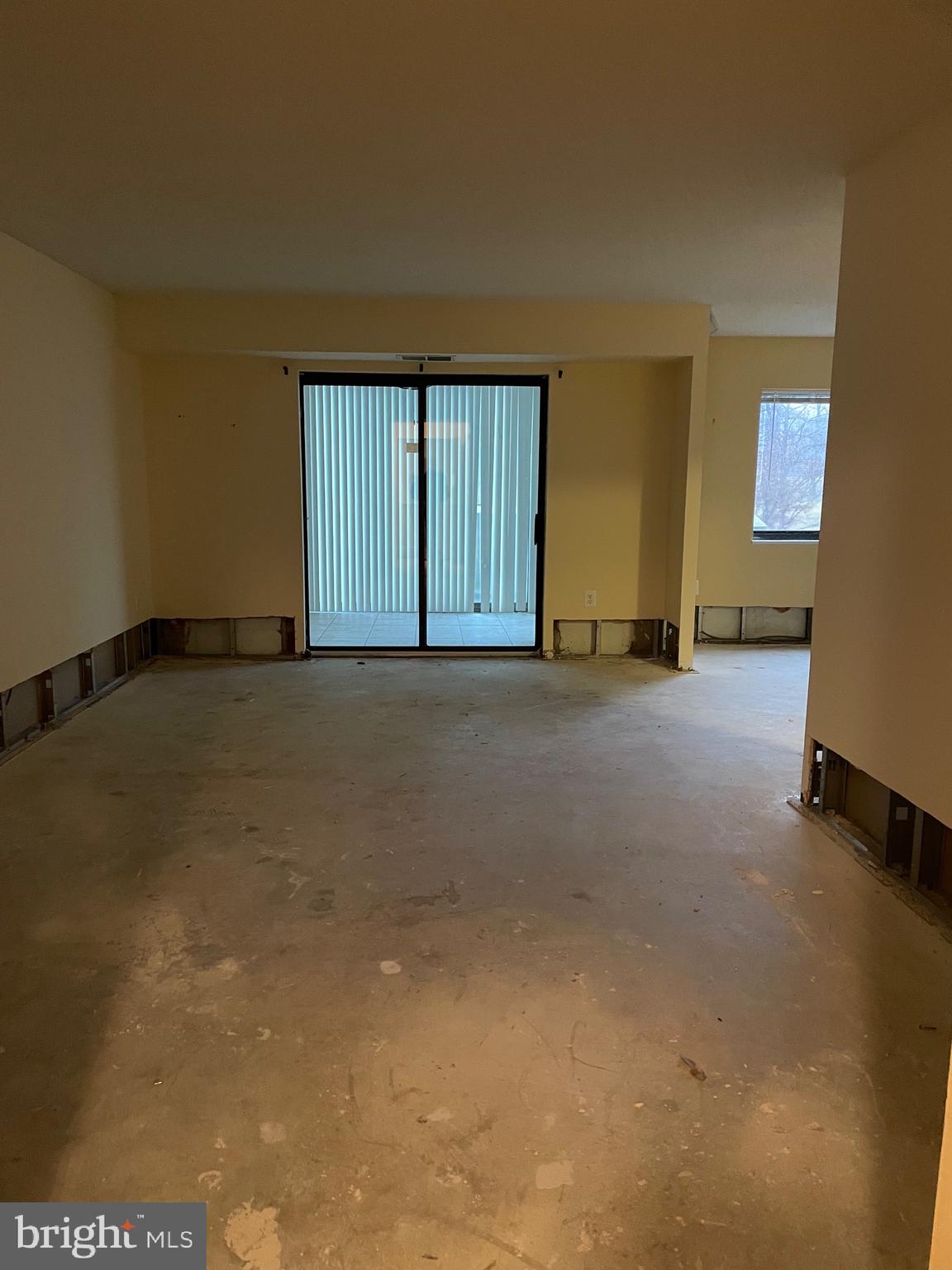 15101 Interlachen Drive, Unit 1111 Silver Spring, MD 20906 - Photo 5 of 16 Living Room