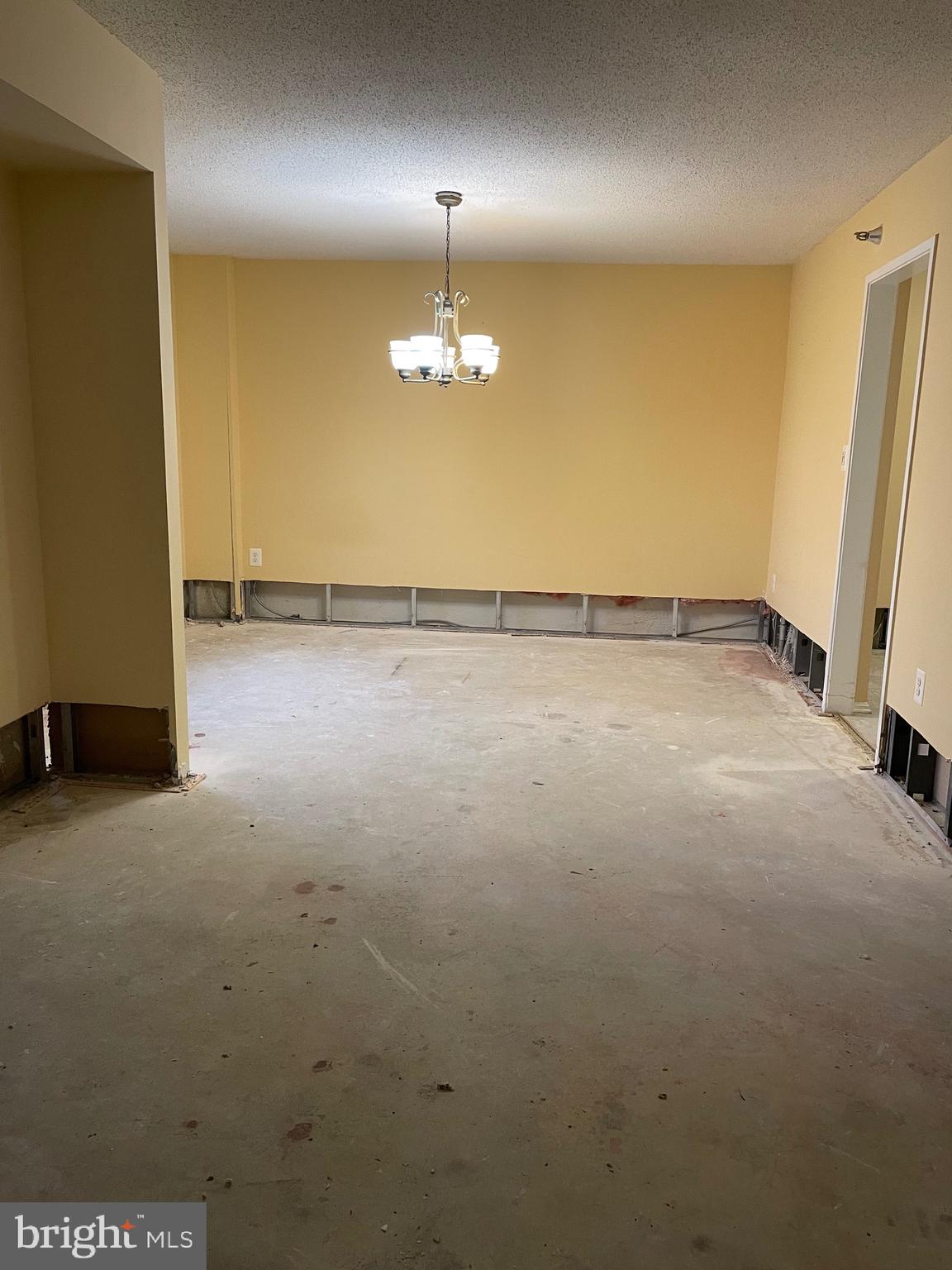 15101 Interlachen Drive, Unit 1111 Silver Spring, MD 20906 - Photo 6 of 16 Dining Section