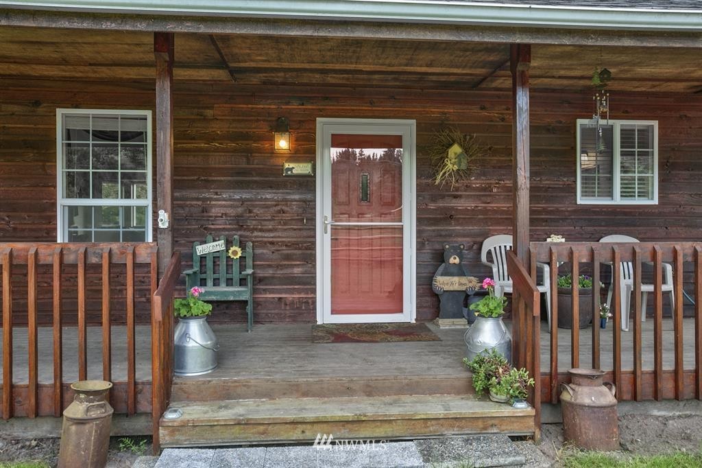 6178 Southeast Sedgwick Road Port Orchard, WA 98367 - Photo 3 of 25 Gallery Image 3
