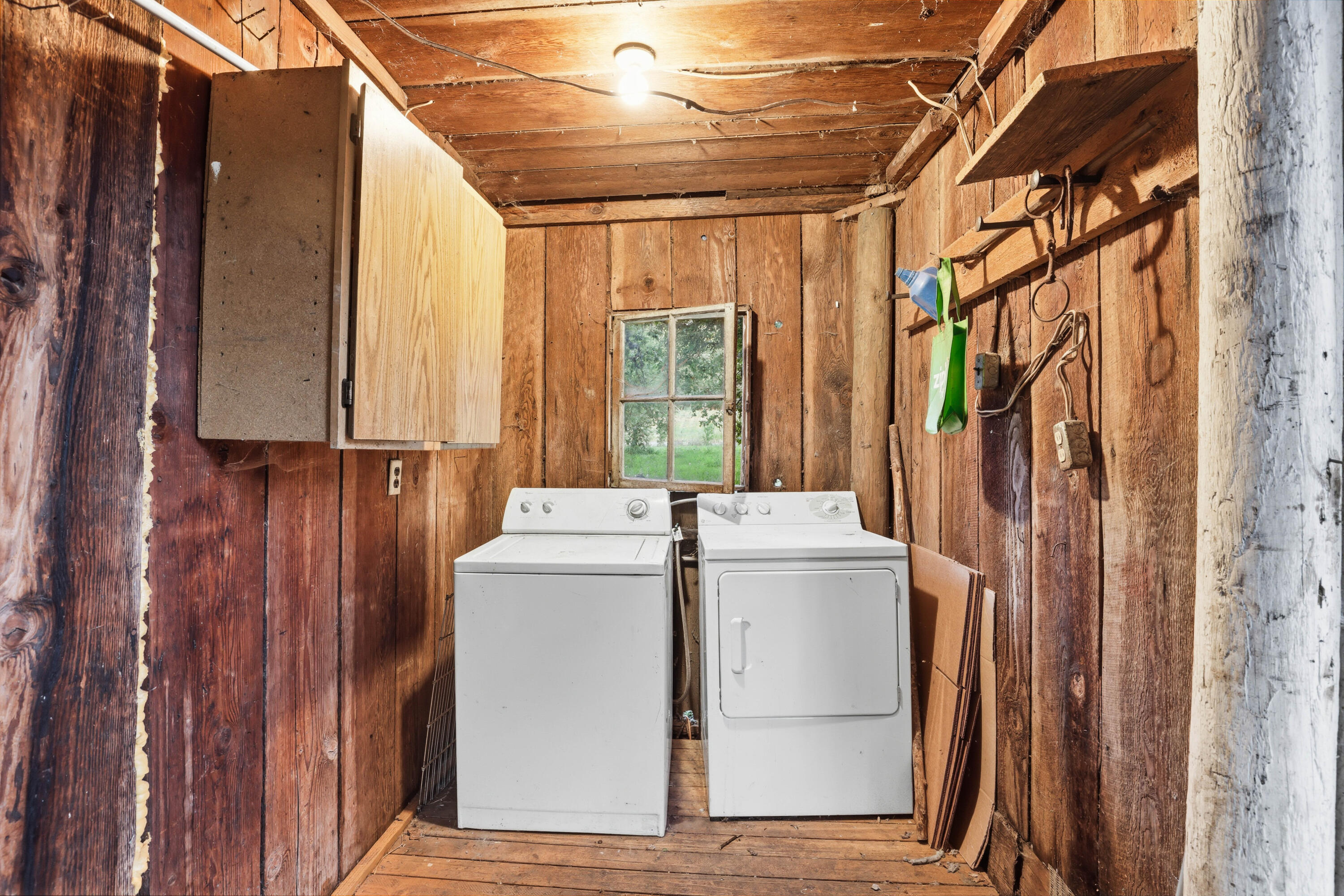 441 Tunnel Road Glendale, OR 97442 - Photo 15 of 29 EP1A2981