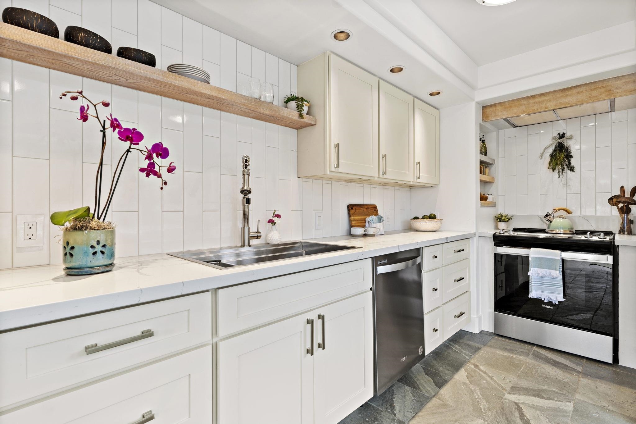 420 Kulike Road Haiku, HI 96708 - Photo 9 of 30