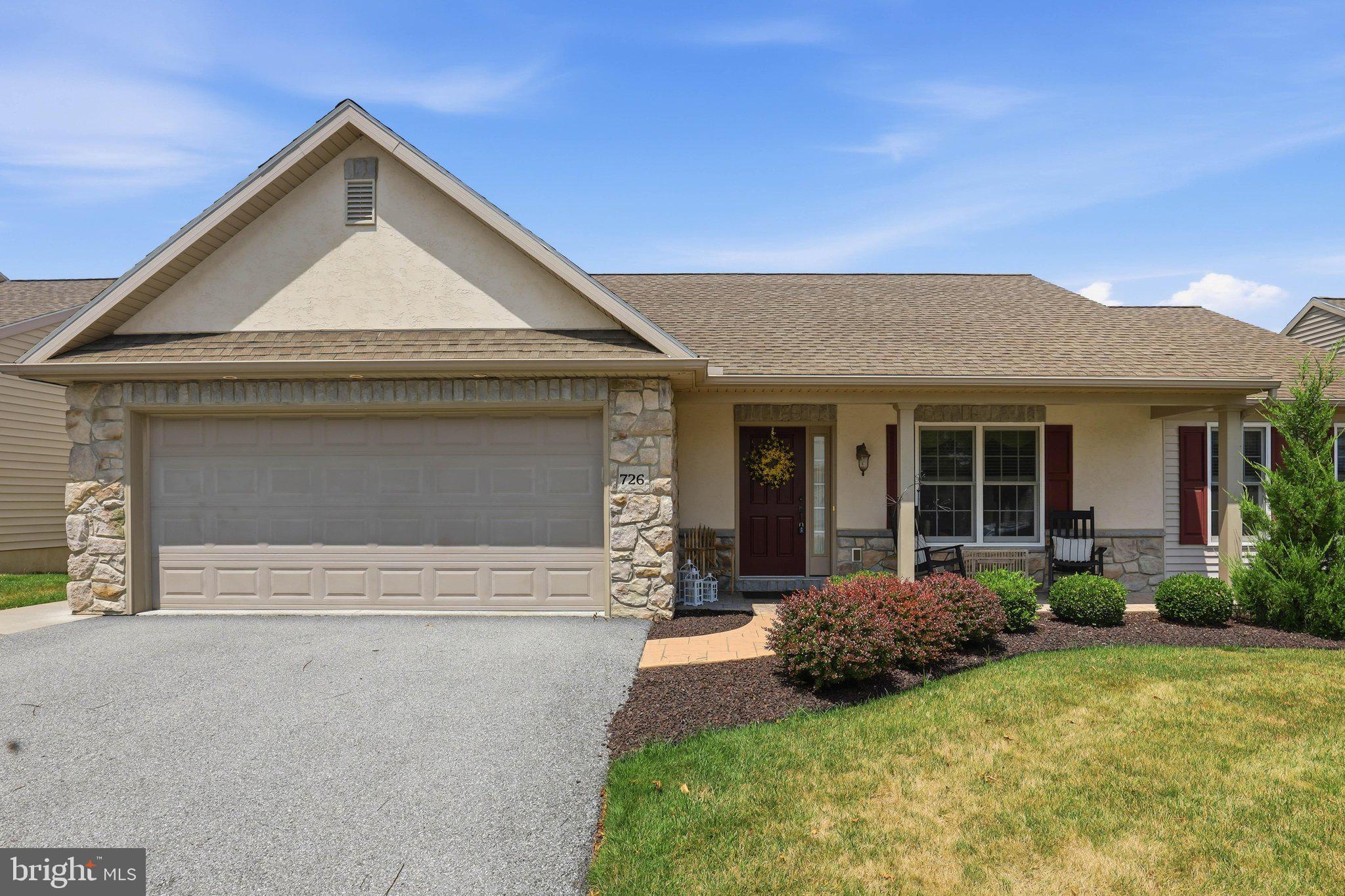 726 Heather Ridge Manheim, PA 17545 - Photo 2 of 34