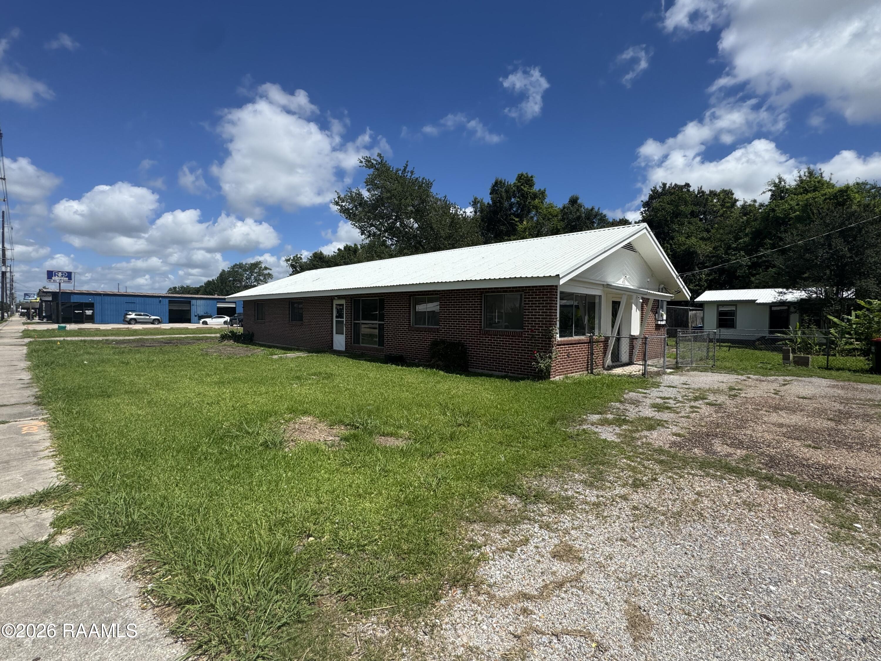 206 Guilbeau Road Lafayette, LA 70506 - Photo 2 of 19