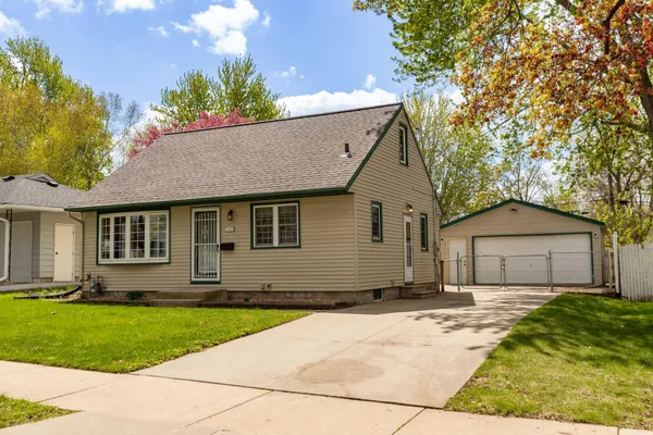 $279,900 | 1842 17 1/2 Street Northwest, Rochester, MN 55901