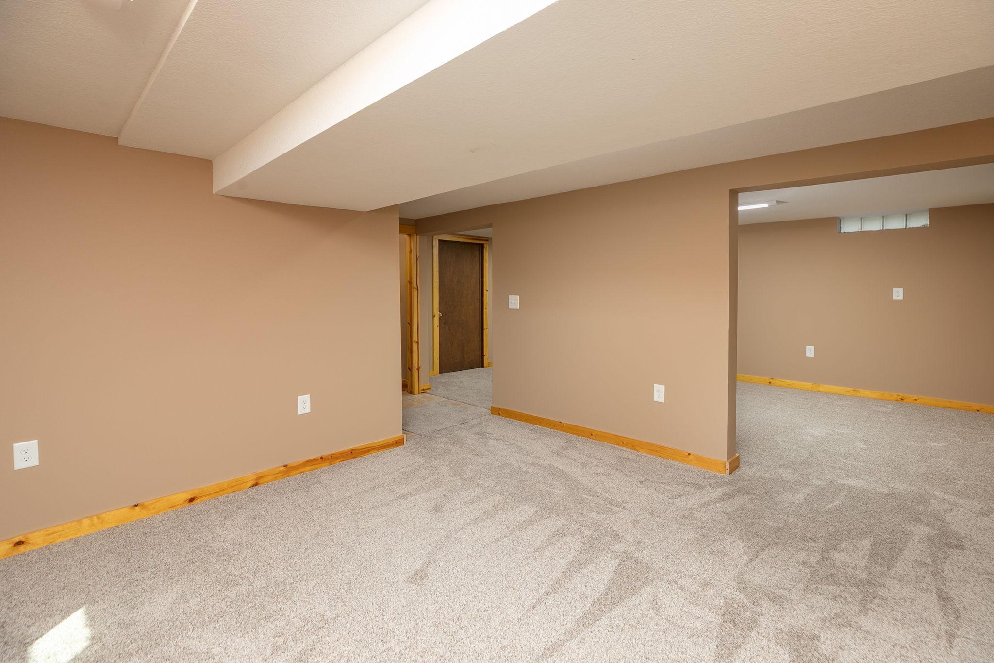 1842 17 1/2 Street Northwest Rochester, MN 55901 - Photo 24 of 35
