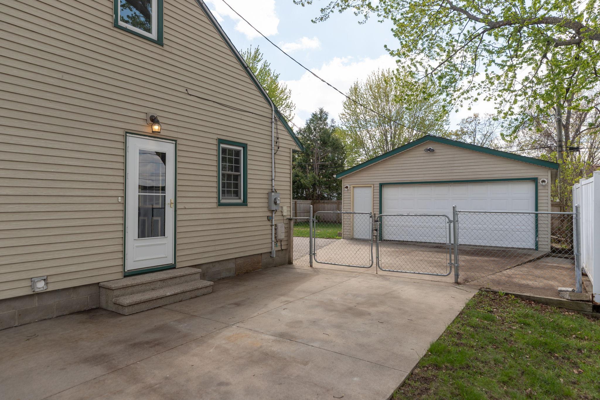 1842 17 1/2 Street Northwest Rochester, MN 55901 - Photo 27 of 35