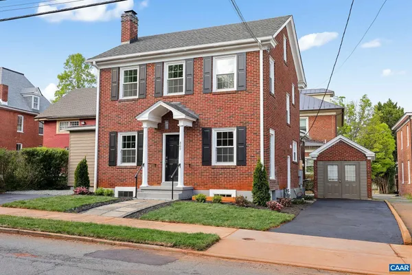 $1,090,000 | 809 East Jefferson Street, Charlottesville, VA 22902