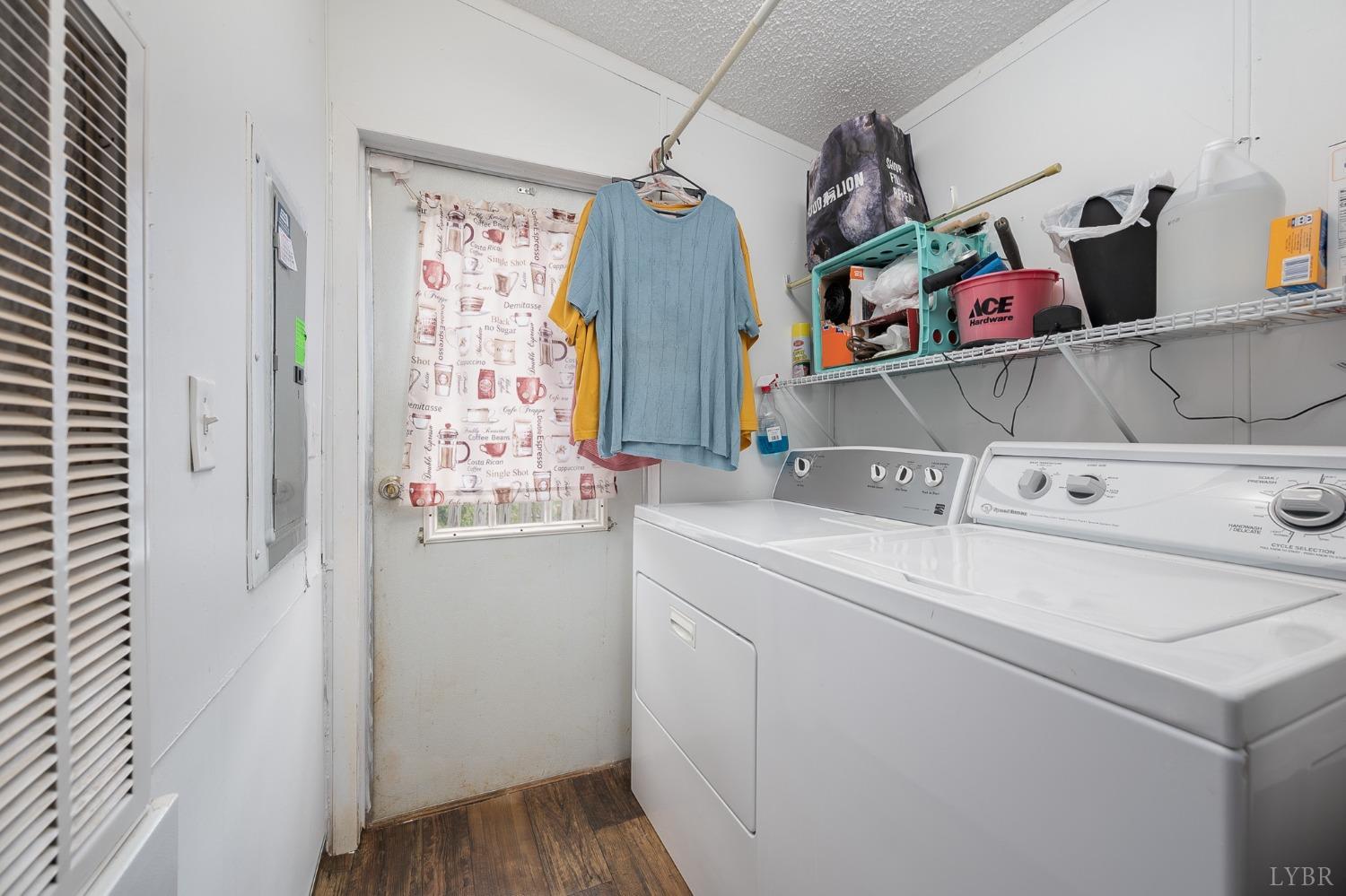 1105 Veteran Road Vinton, VA 24179 - Photo 14 of 37 a utility room with dryer and washer