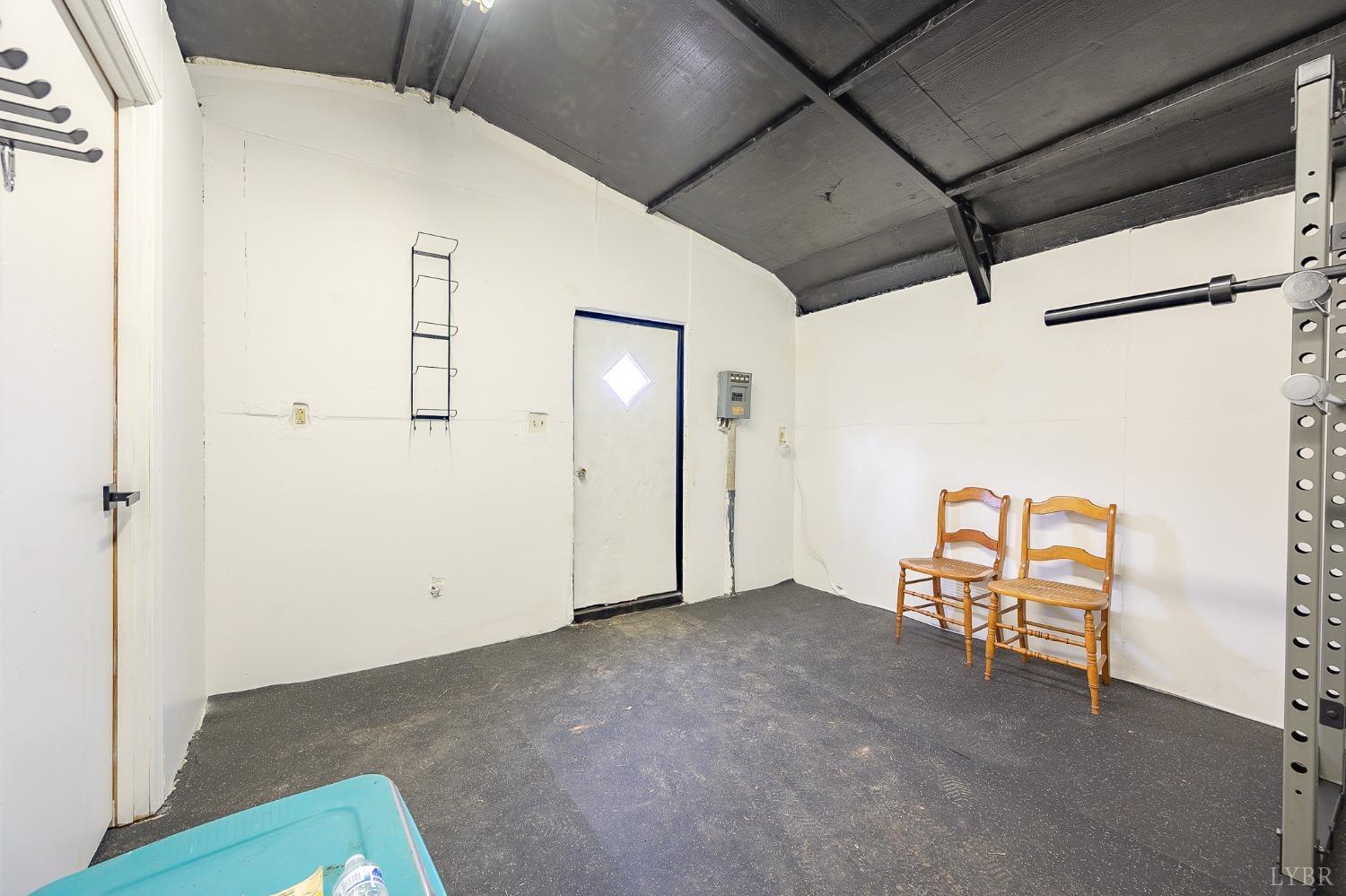 1105 Veteran Road Vinton, VA 24179 - Photo 33 of 37 a view of an empty room