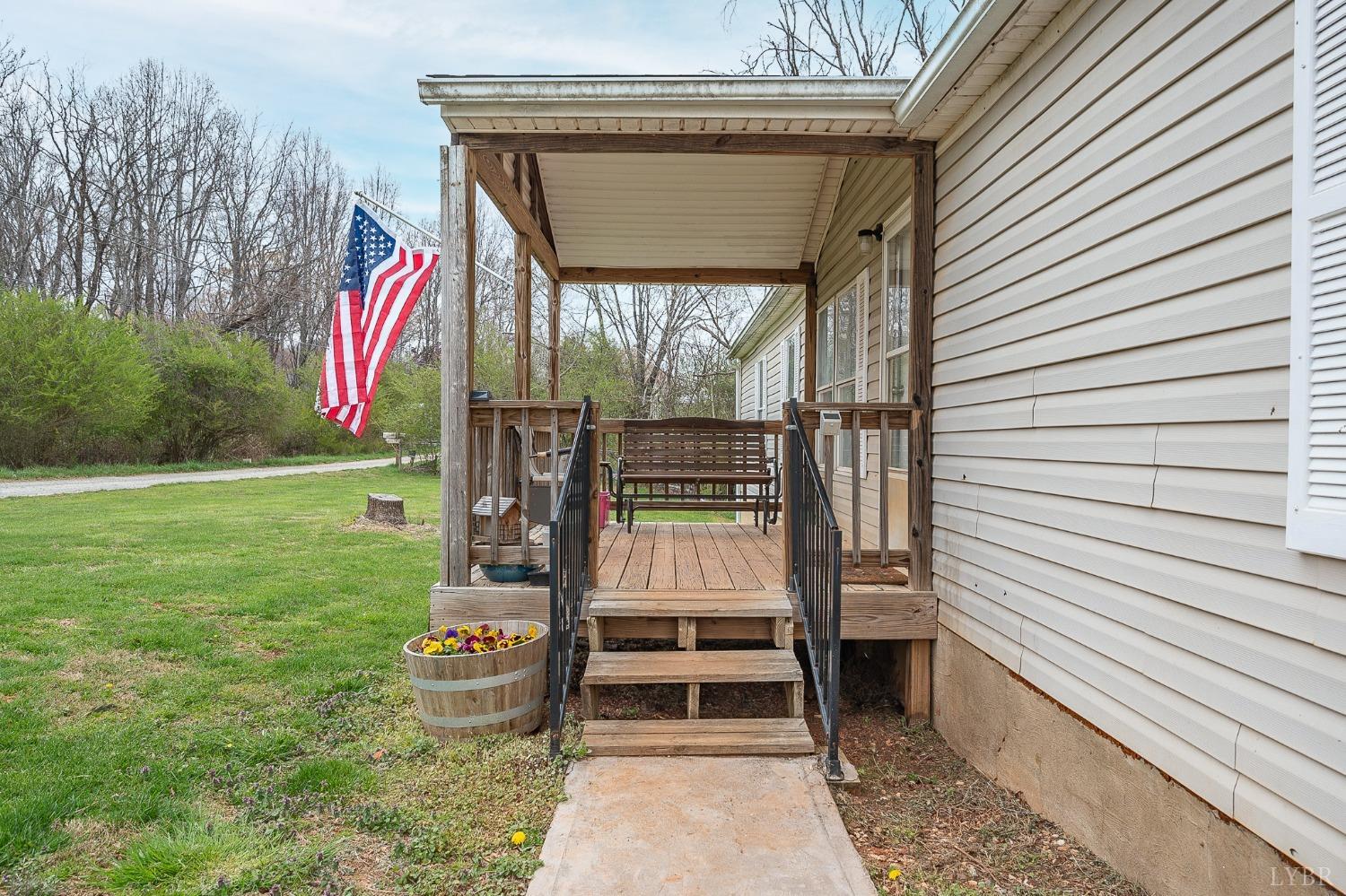 1105 Veteran Road Vinton, VA 24179 - Photo 4 of 37 a house view with a garden space