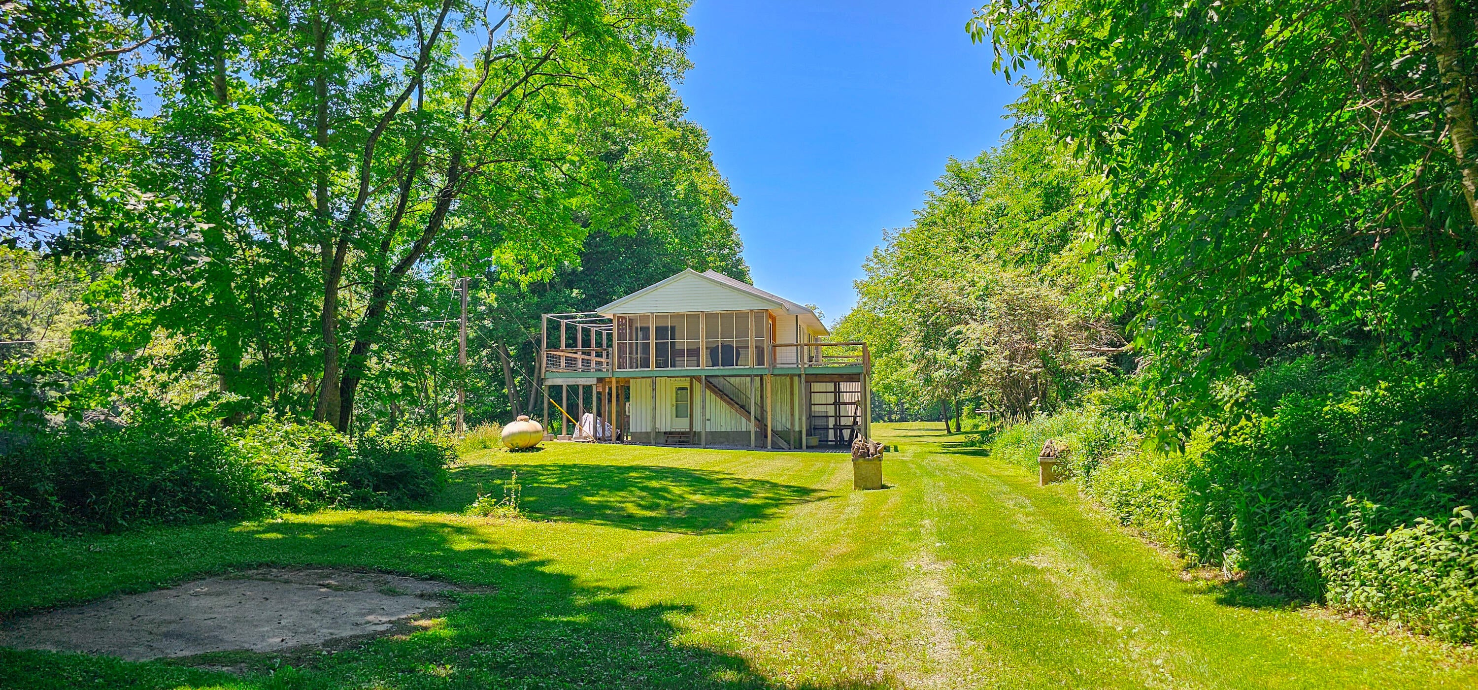 635 Burnside Road Hillsboro, WV 24946 - Photo 18 of 66 Gallery Image 18