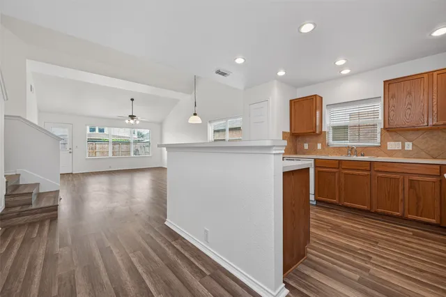 $275,000 | 2219 Mountain Ranch Drive, Houston, TX 77049