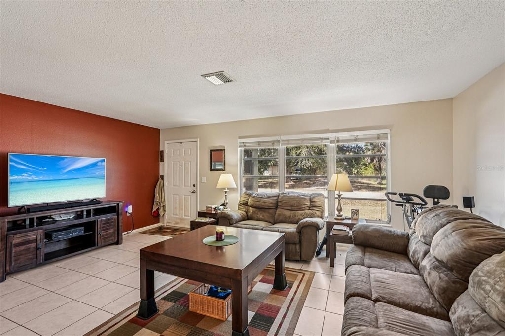 651 Porpoise Road Venice, FL 34293 - Photo 8 of 33 Gallery Image 8