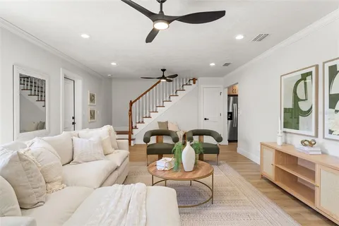 $659,000 | 646 36th Avenue North, St. Petersburg, FL 33704