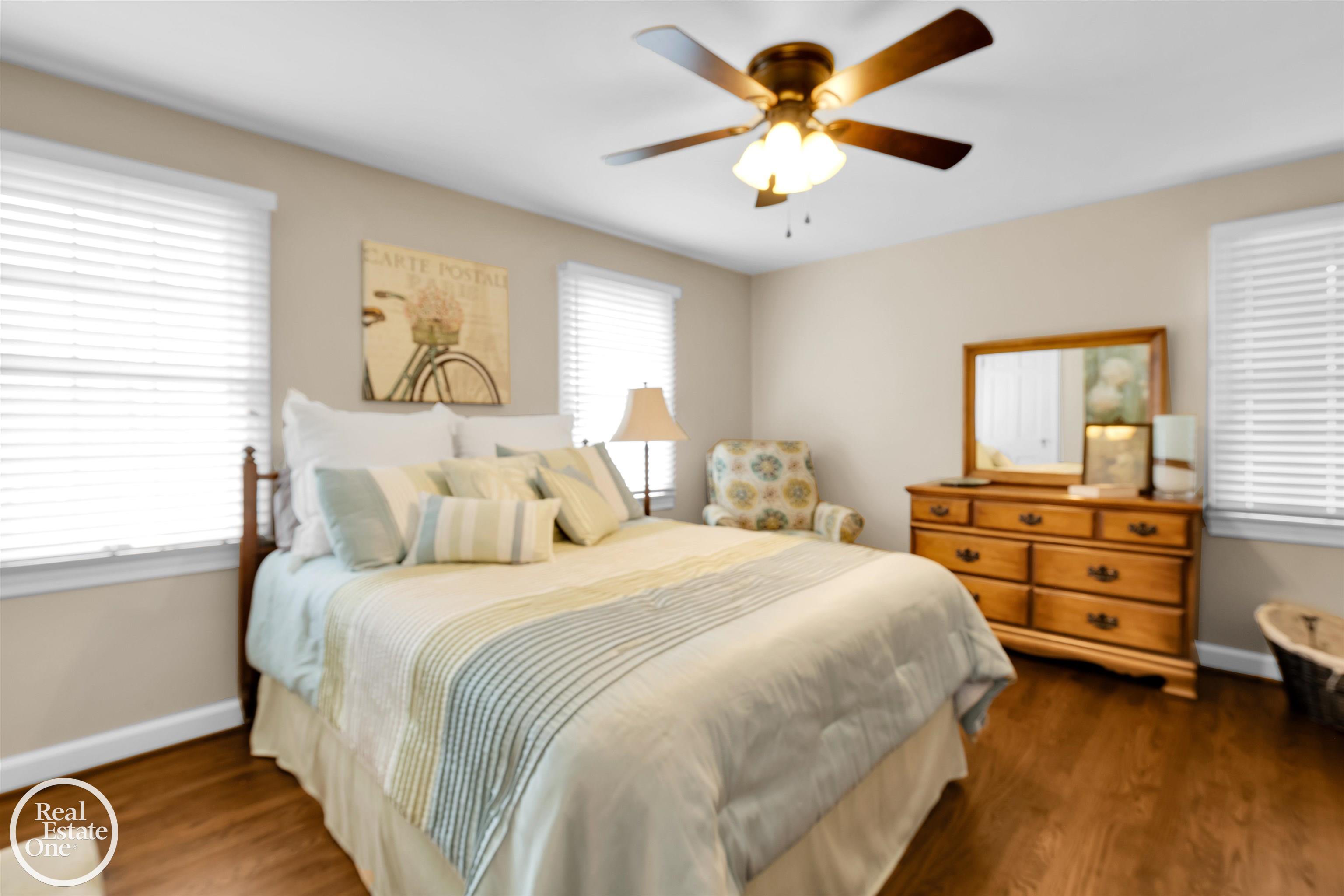 692 Hawthorne Road Grosse Pointe Woods, MI 48236 - Photo 17 of 33