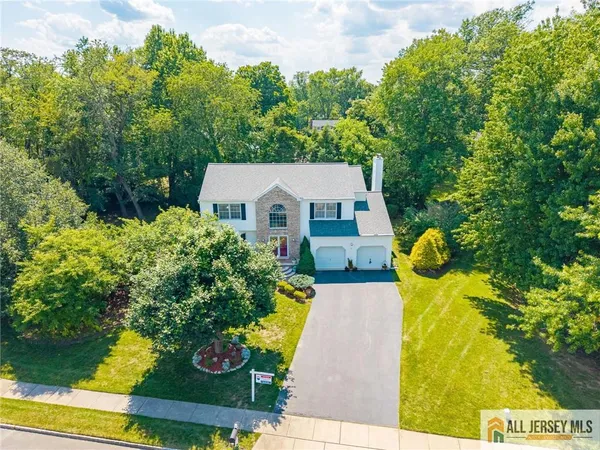 $849,999 | 18 Loveland Court, Cranbury, NJ 08512