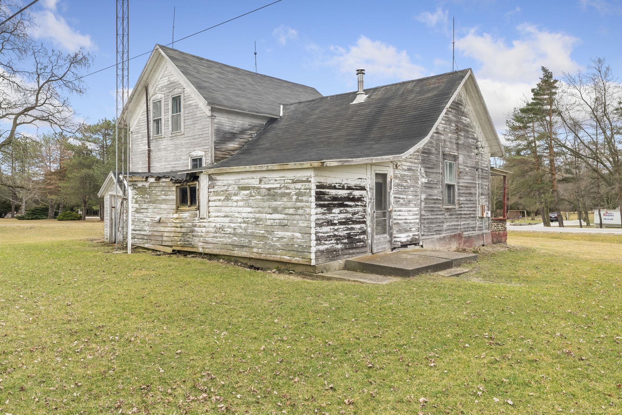 7075 Galbraith Line Road Lexington, MI 48450 - Photo 31 of 37 Gallery Image 31