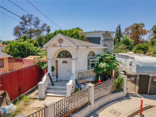 $999,999 | 4463 Bellflower Avenue, North Hollywood, CA 91602
