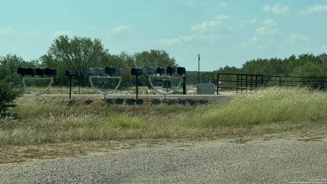 $155,000 | 1588 Private Road 1688, Moore, TX 78057